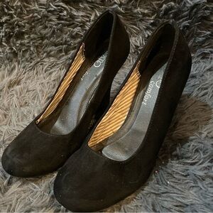 Ladies Black Velvet Like Wedge